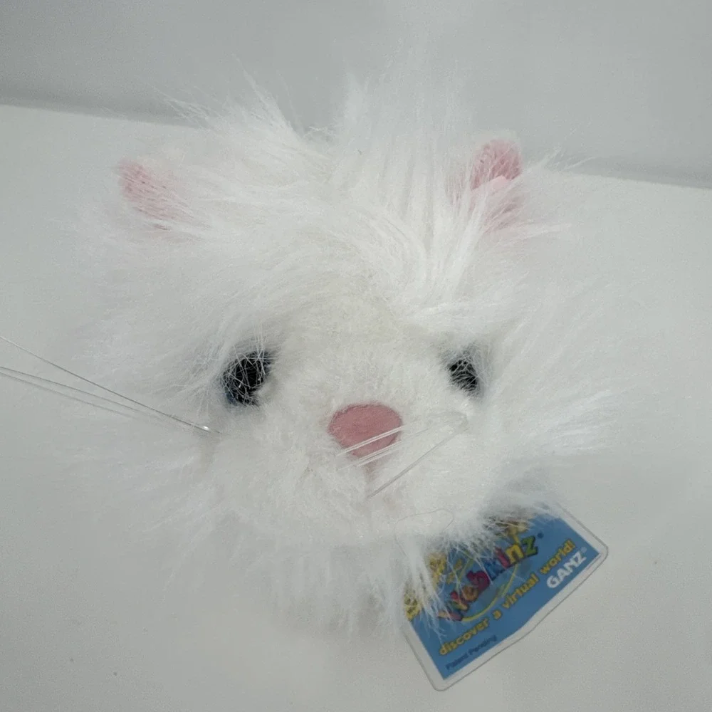 Ganz Webkinz Cat Persian Plush White HM 110 Sealed Unused Code NEW